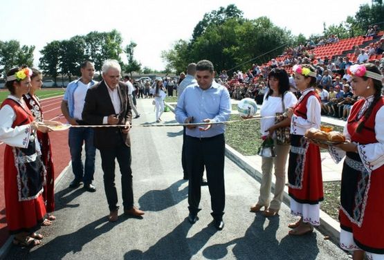 Лютви Местан посети шуменско село, откри стадион за 2 млн. лв.