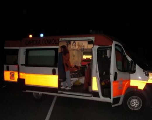 Блъснаха колоездач край Пловдив, линейка е на мястото 