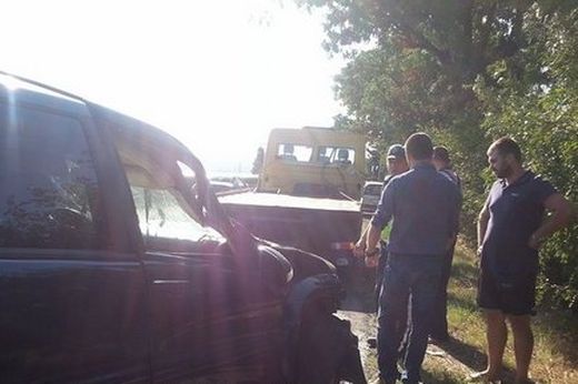 Камион за млечни продукти помете тузарски джип край Бургас (СНИМКИ)