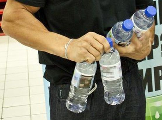 Защо не е безопасно да ползваме пластмасови бутилки 