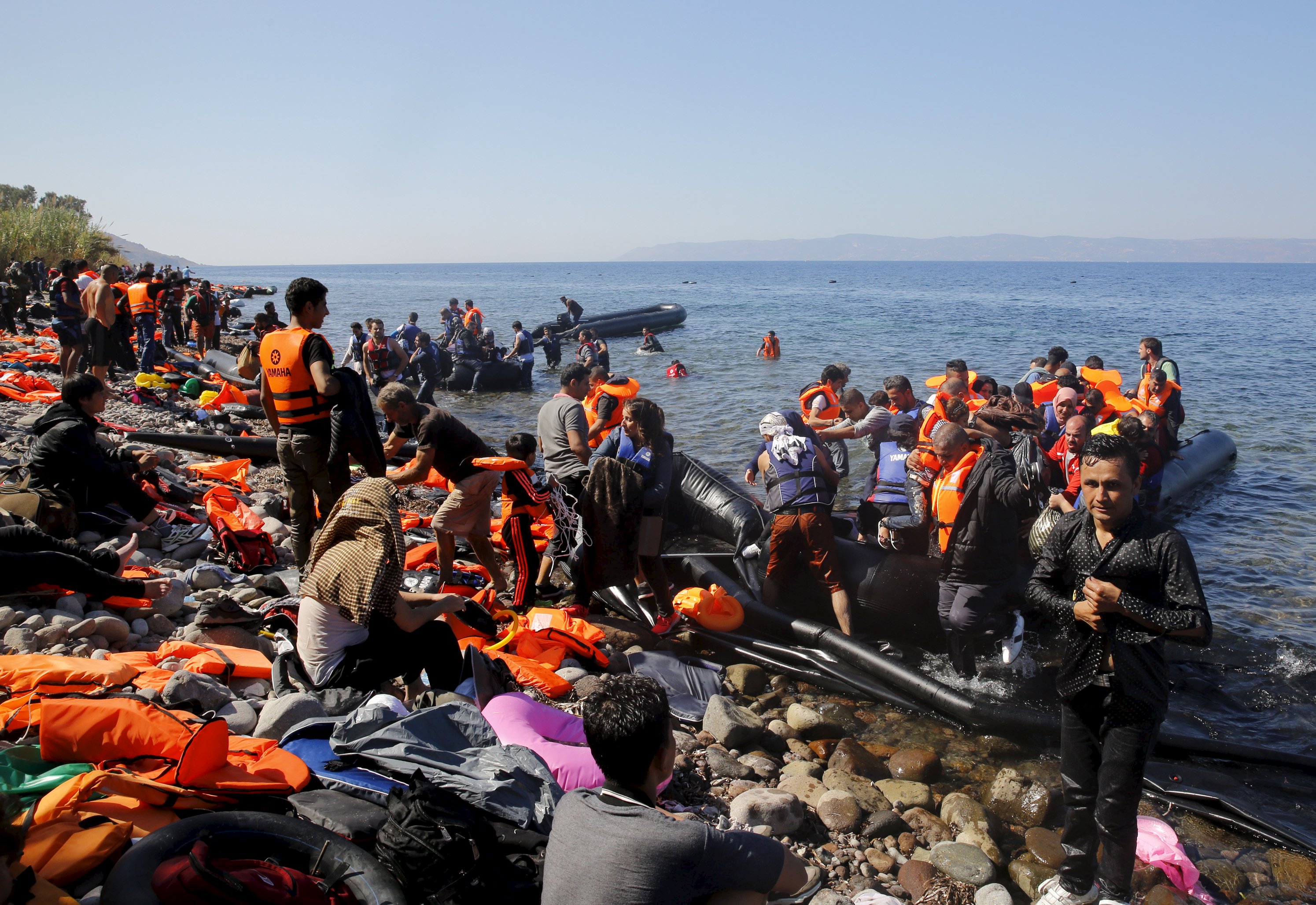 Става страшно! Половин милион бежанци влезли в Европа за 8 месеца (ВИДЕО)