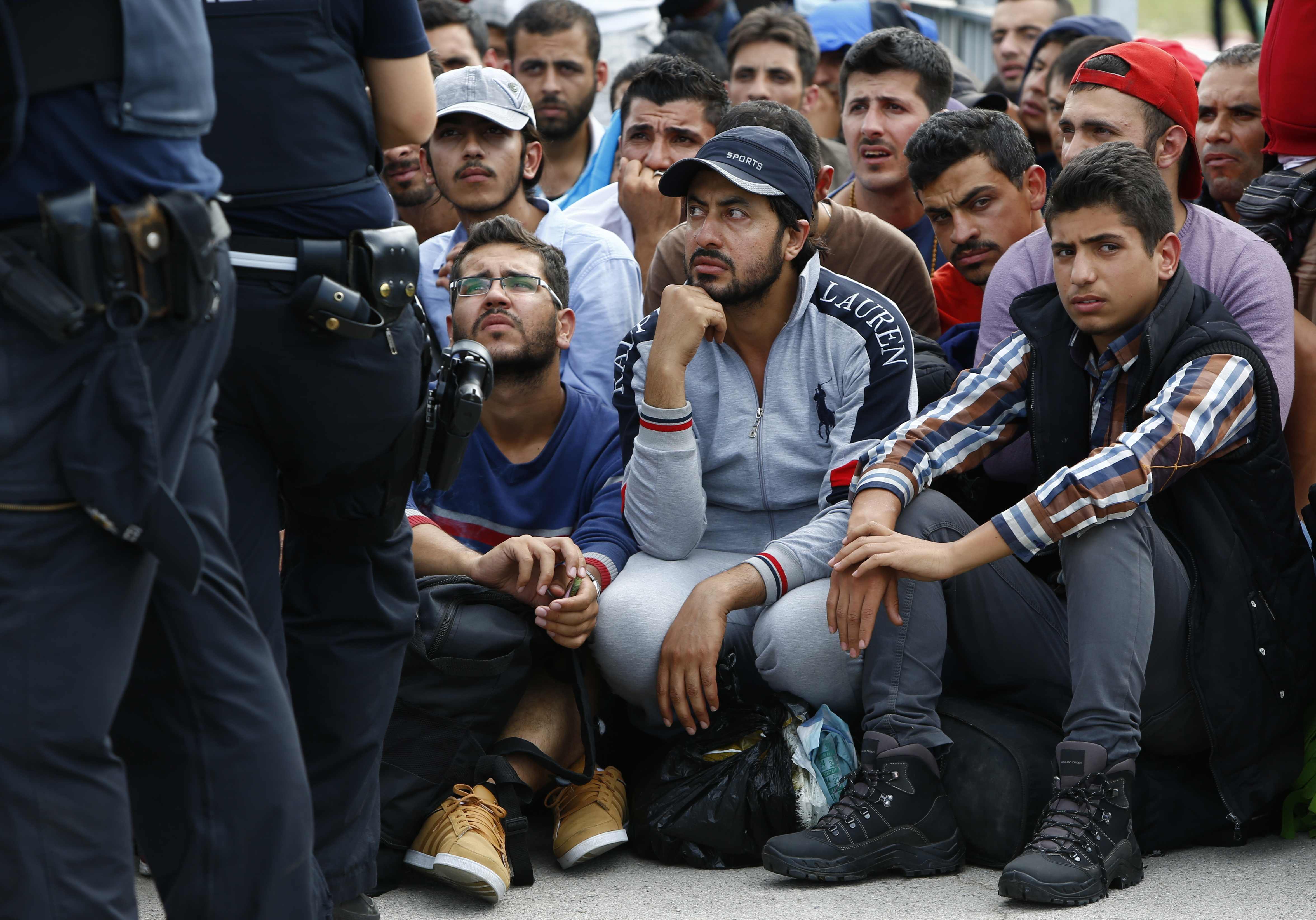 Германският вътрешен министър: Не можем да приемем всички бежанци