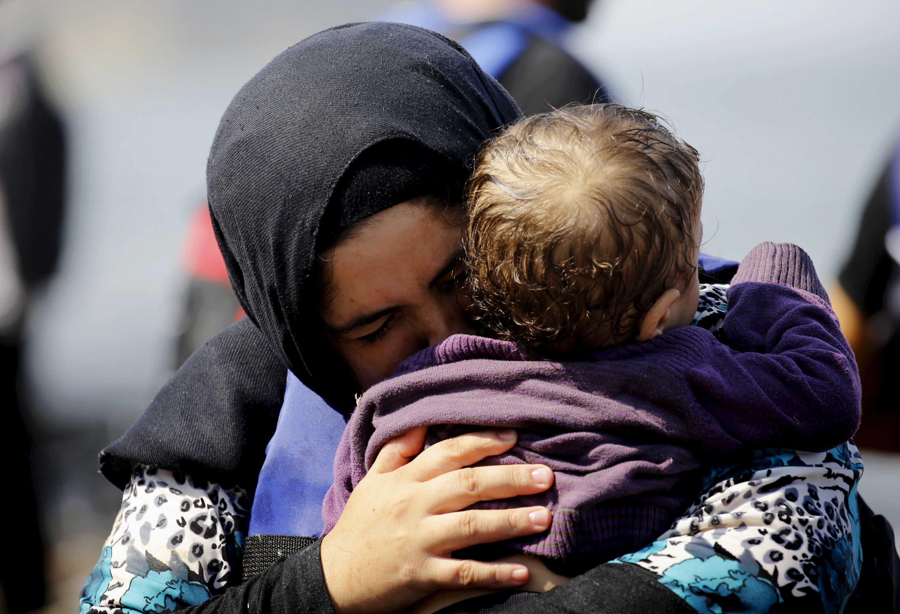 Брюксел гласи солени глоби заради върнати бежанци