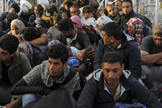 Във Великобритания пристигна първата група бежанци от Сирия 