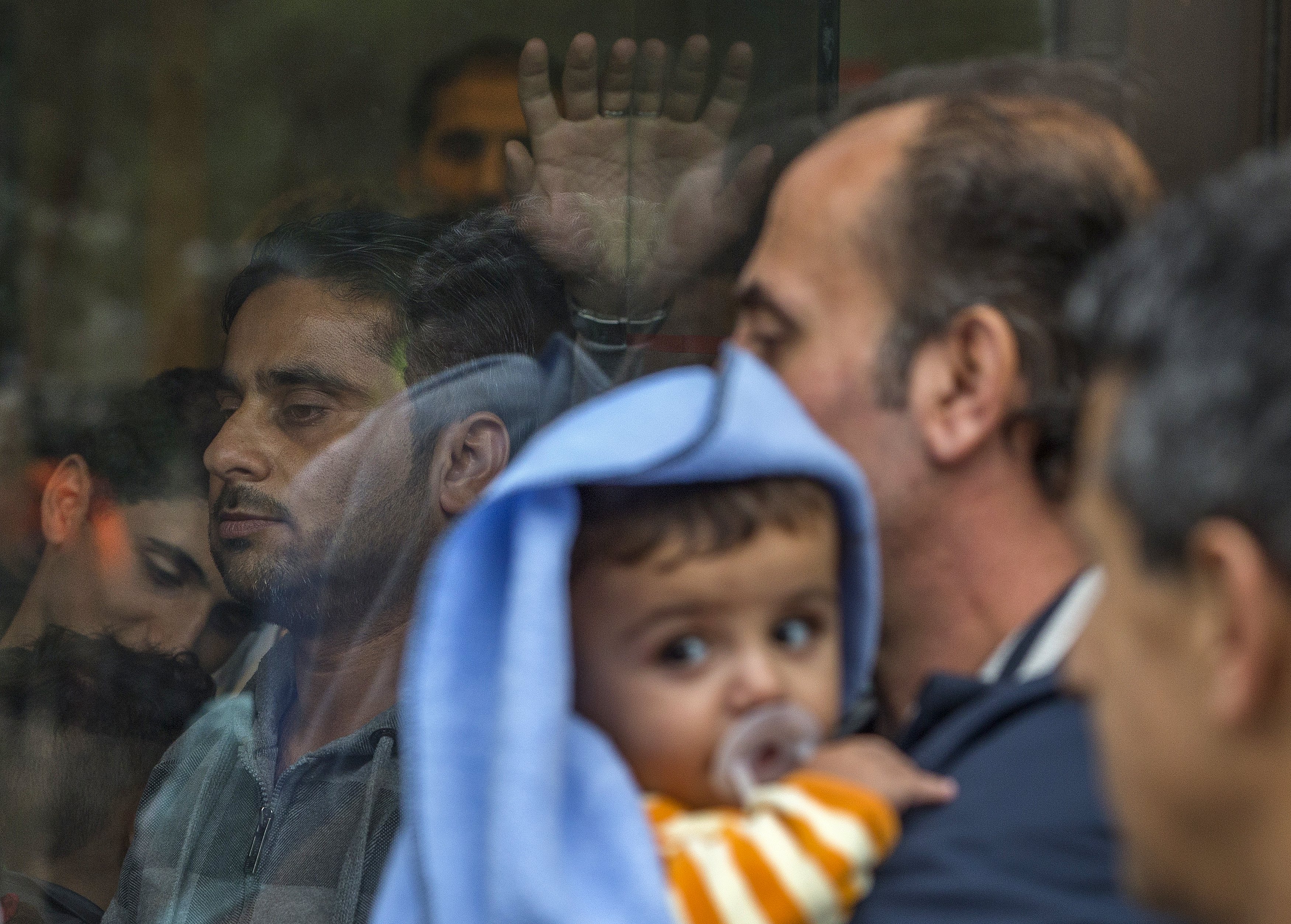 Вътрешните министри на ЕС  със зор одобриха квотите за бежанците