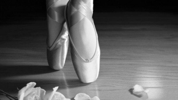 Танцьорка в чужбина съди НОИ, иска пенсия на балерина
