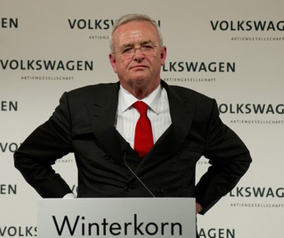 Шефът на „Фолксваген” подаде оставка