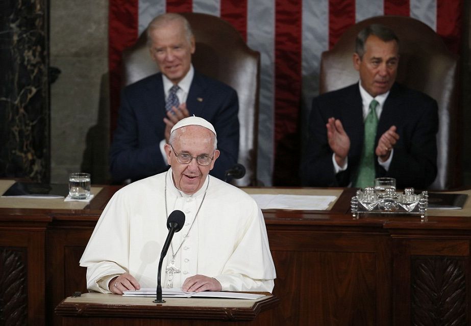 Папа Франциск наелектризира Конгреса с реч, в която предложи смела визия за бъдещето на САЩ (СНИМКИ/ВИДЕО)