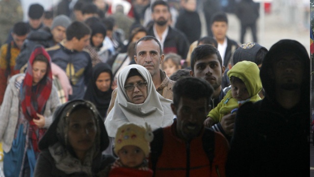 Учен: Милиард бежанци ще погребат Европа до 2050 година   
