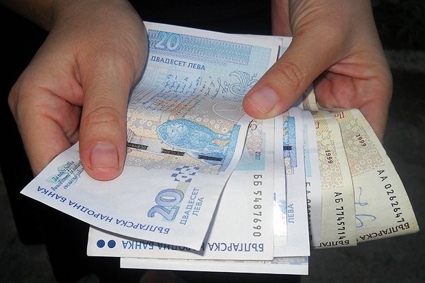 Проучване установи с точност до лев колко пари му трябват на българина, за да живее добре