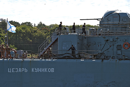 Руски голям десантен кораб навлезе в Средиземно море