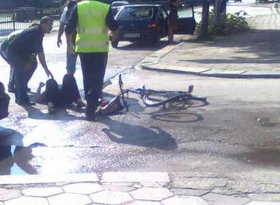 Батка потроши велосипедист в Бургас след забележка към детето му