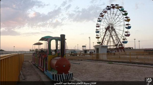 Докато ги бомбардират, „Ислямска държава” откри...два увеселителни парка (СНИМКИ)