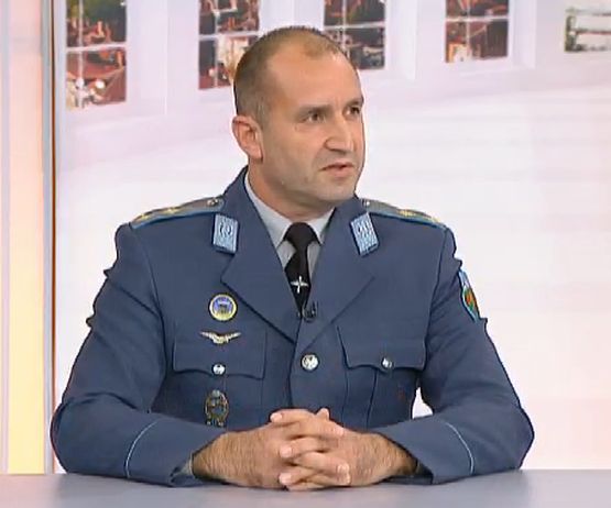 Генерал-майор Румен Радев: Ако от мен зависи, ще купя нови самолети