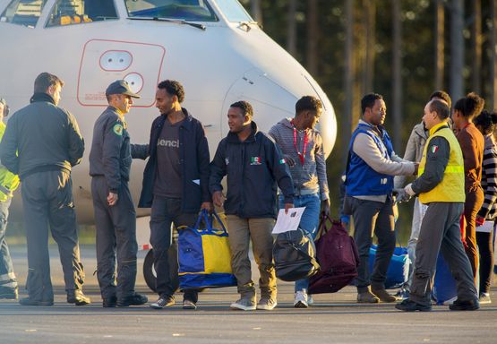 Бавария: Извънредни мерки срещу бежанците, започваме да ги връщаме 