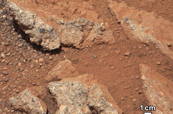 Изключително откритие: Камъчета на Марс са пренесени на десетки километри от река