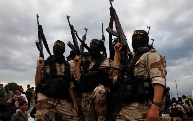 Безмилостно: &quot;Ислямска държава&quot; екзекутира 14 свои за бягство от бойното поле 