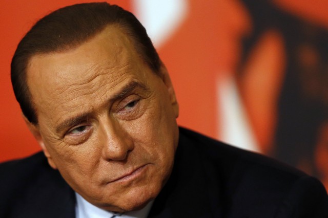 Берлускони се завръща в активната политика