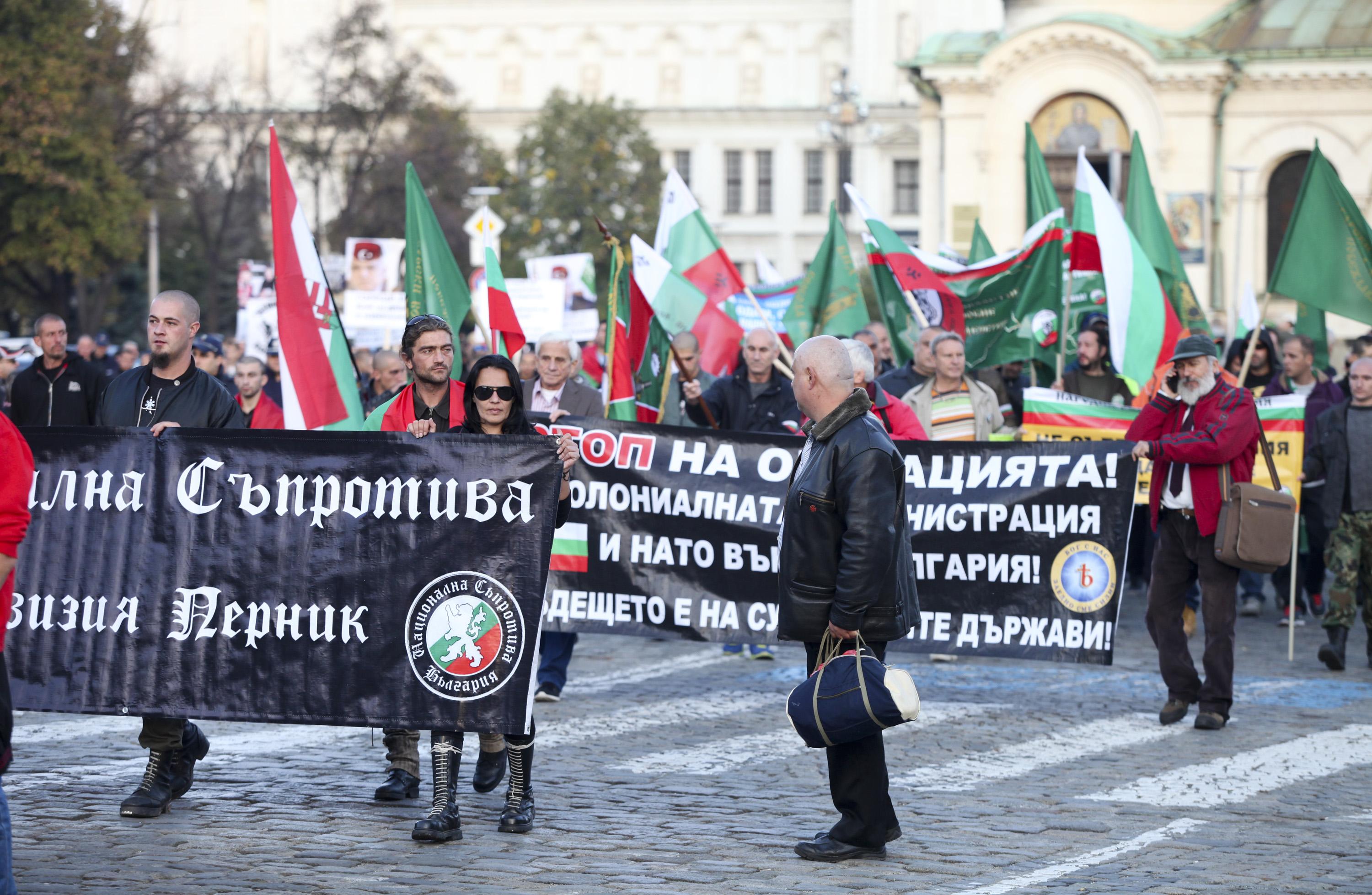 Протест в защита на граничаря Вълкан Хамбарлиев събра хора от цяла България (СНИМКИ)