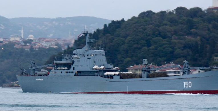 Шаш край Босфора: Два огромни руски десантни кораба преминаха на път за Сирия