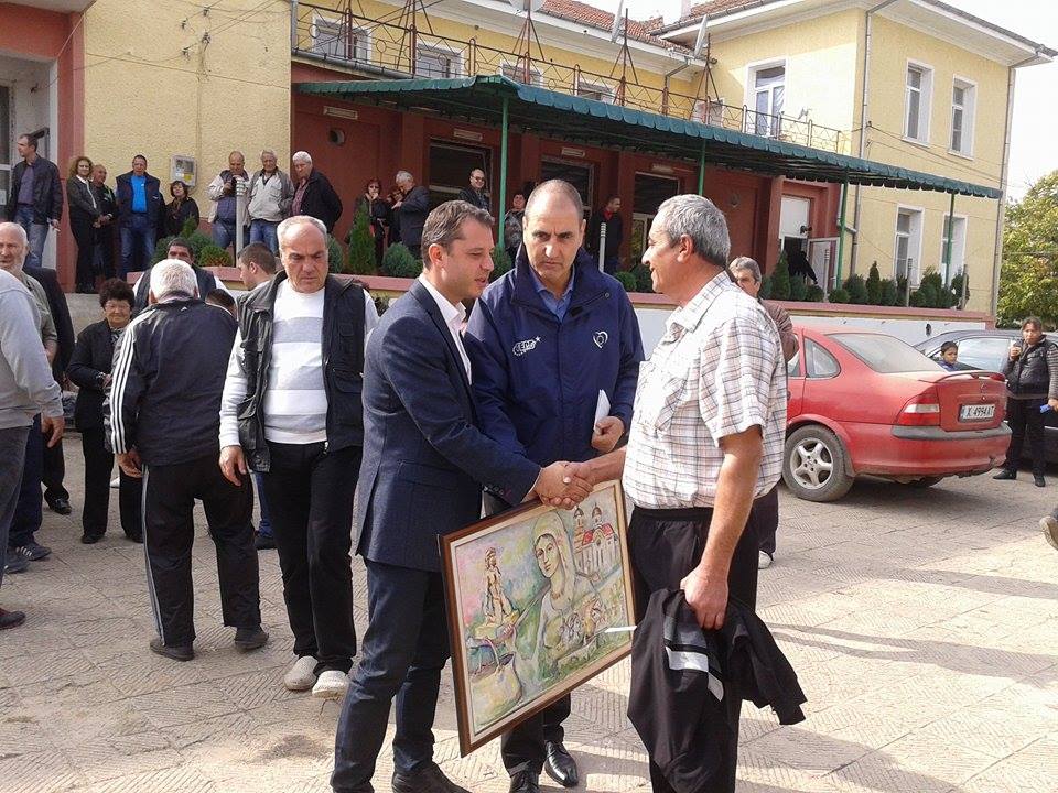 Цветан Цветанов в село Бисер: Номер 12 е бъдещето за община Харманли