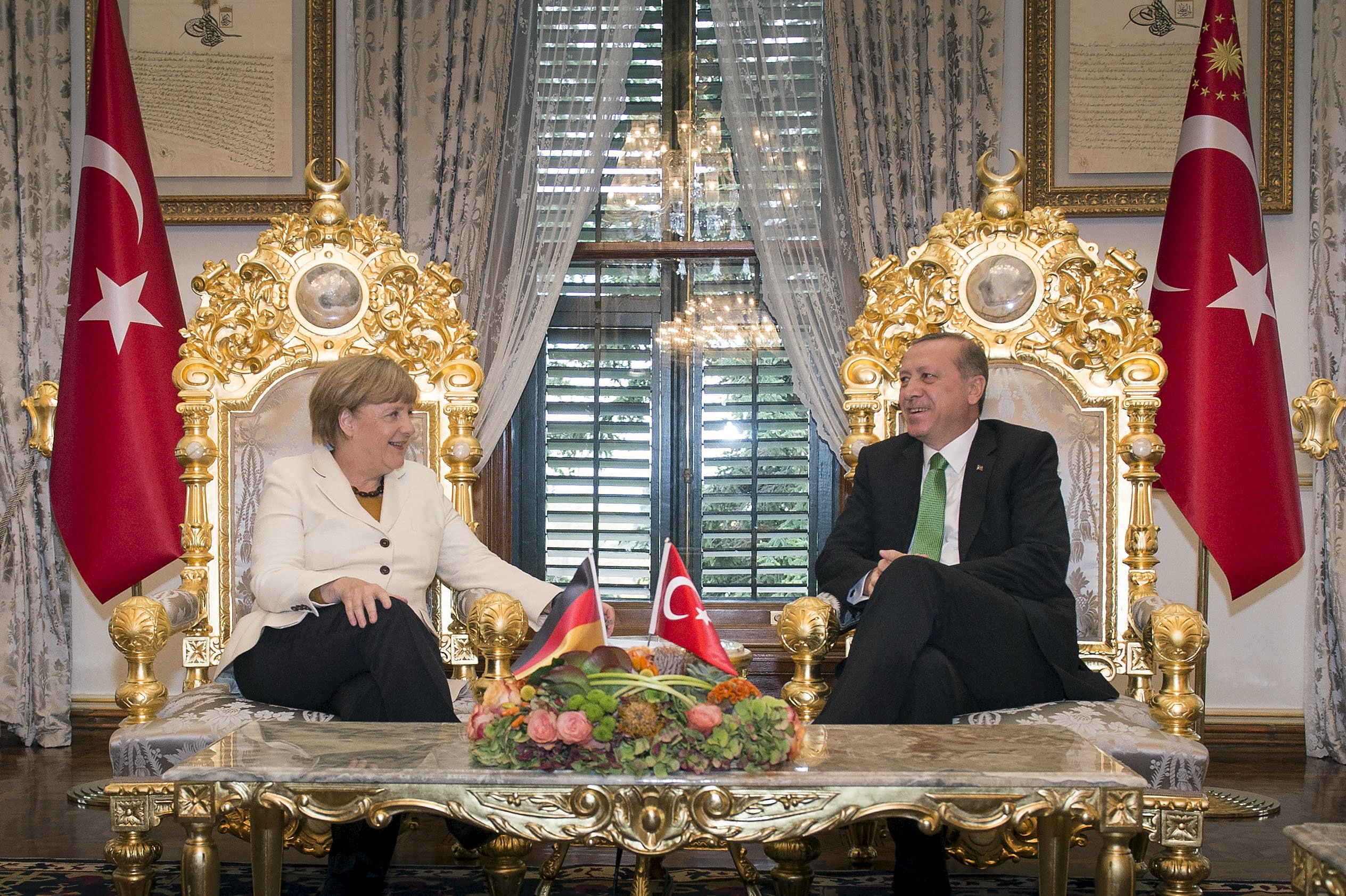 Меркел изсипа торба с добри новини в Анкара