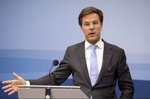 Холандският премиер ни хока защо не спираме бежанците