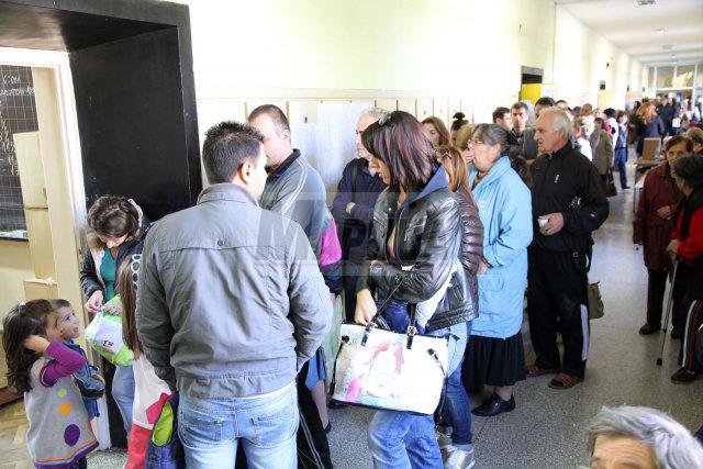 Какво става в Пловдив? Час и 40 минути на опашка за гласуване