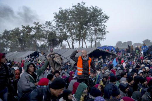 Daily mail: Гърция настанява 30 000 бежанци до края на годината
