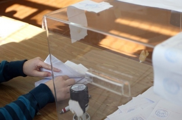 България тръгна за гъби, избирателната активност към 10 часа е смущаващо ниска