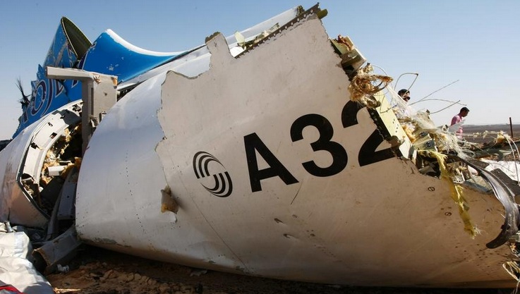 Взривна разхерметизация на салона е повалила А321 над Синай