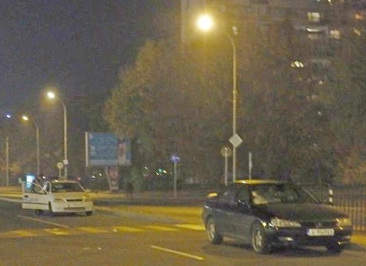 Кола помете 16-годишно момиче в центъра на Бургас