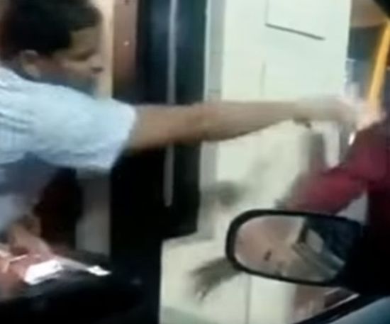 В McDonald’s се изгавриха с възрастен бездомник (ВИДЕО)   