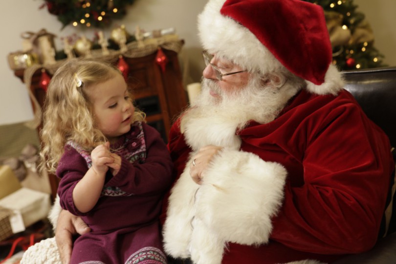 Този списък ще ви разплаче: Бъдете Дядо Коледа за едно сираче