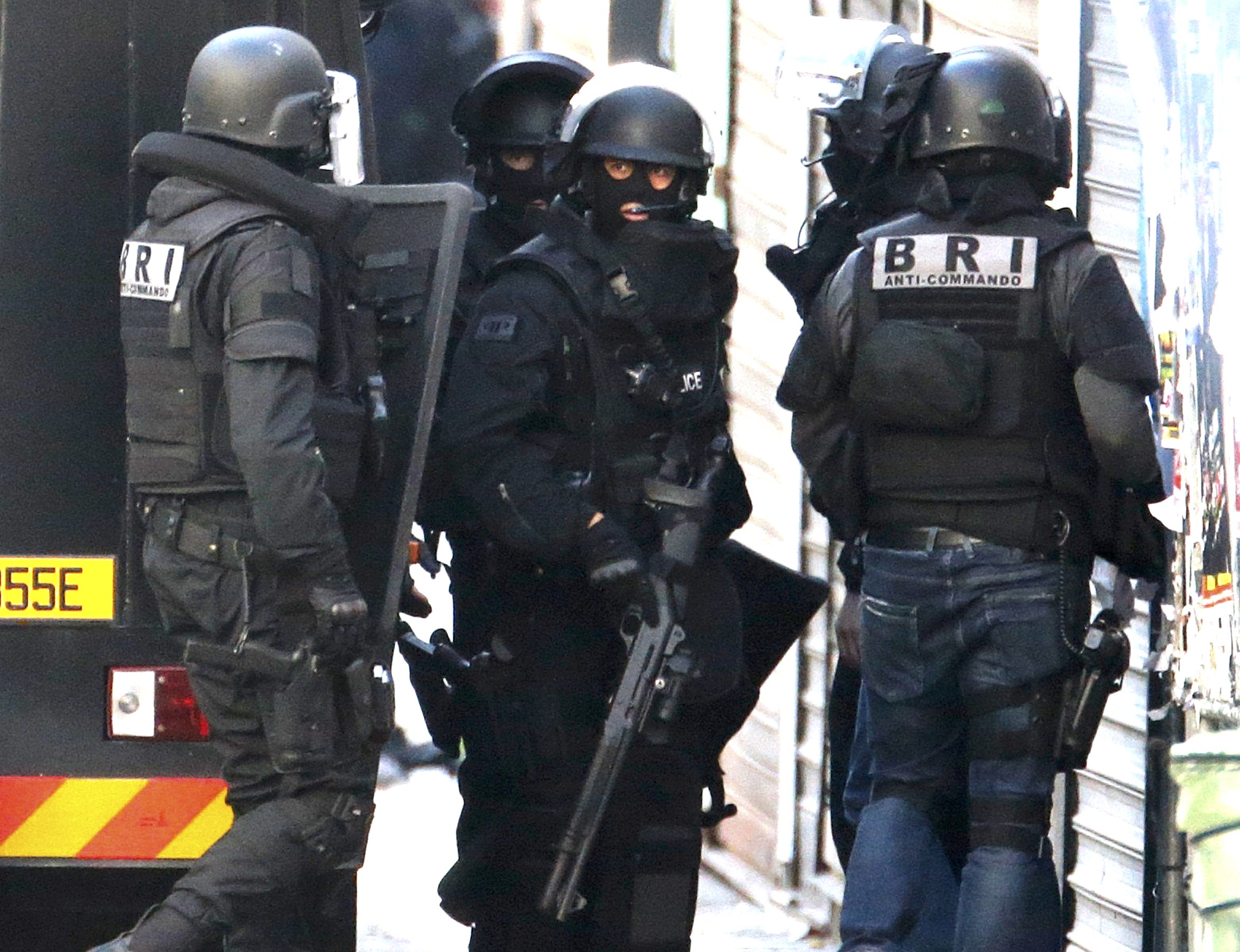 Ексклузивно: Терористите планирали нова касапница в Париж! (ВИДЕО)