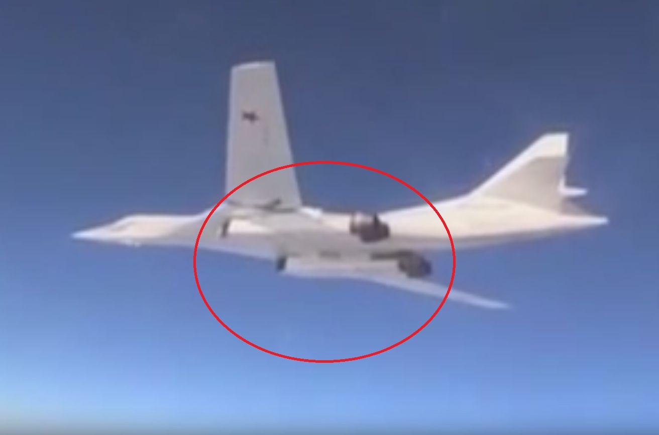 УНИКАЛНО ВИДЕО: Руският свръхзвуков Ту-160 изстрелва крилати ракети над &quot;Ислямска държава&quot; 