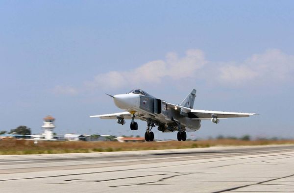УНИКАЛНО ВИДЕО: Как загряват руските самолети за ударите в Сирия!