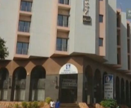 Спецотряд атакува хотела в Мали, има загинали (ВИДЕО)