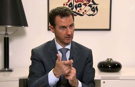Хиляди умират или бягат от Сирия, а Асад каза, че положението е „доста по-добро” от преди войната