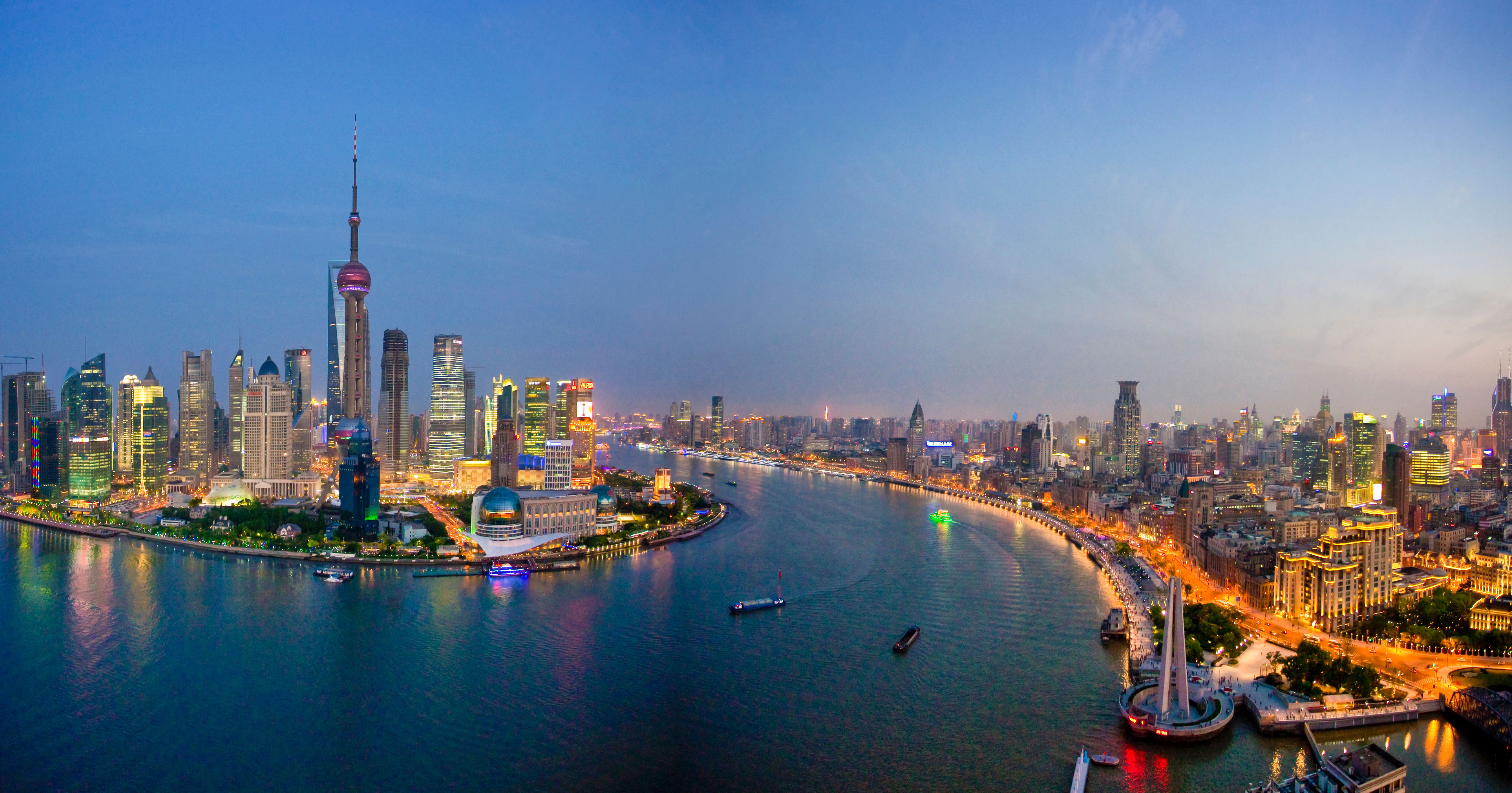 Икономия: Шанхай намалява осветлението