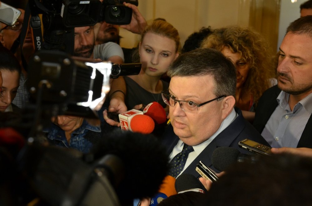 Цацаров със сигнал срещу депутат от ГЕРБ за натиск