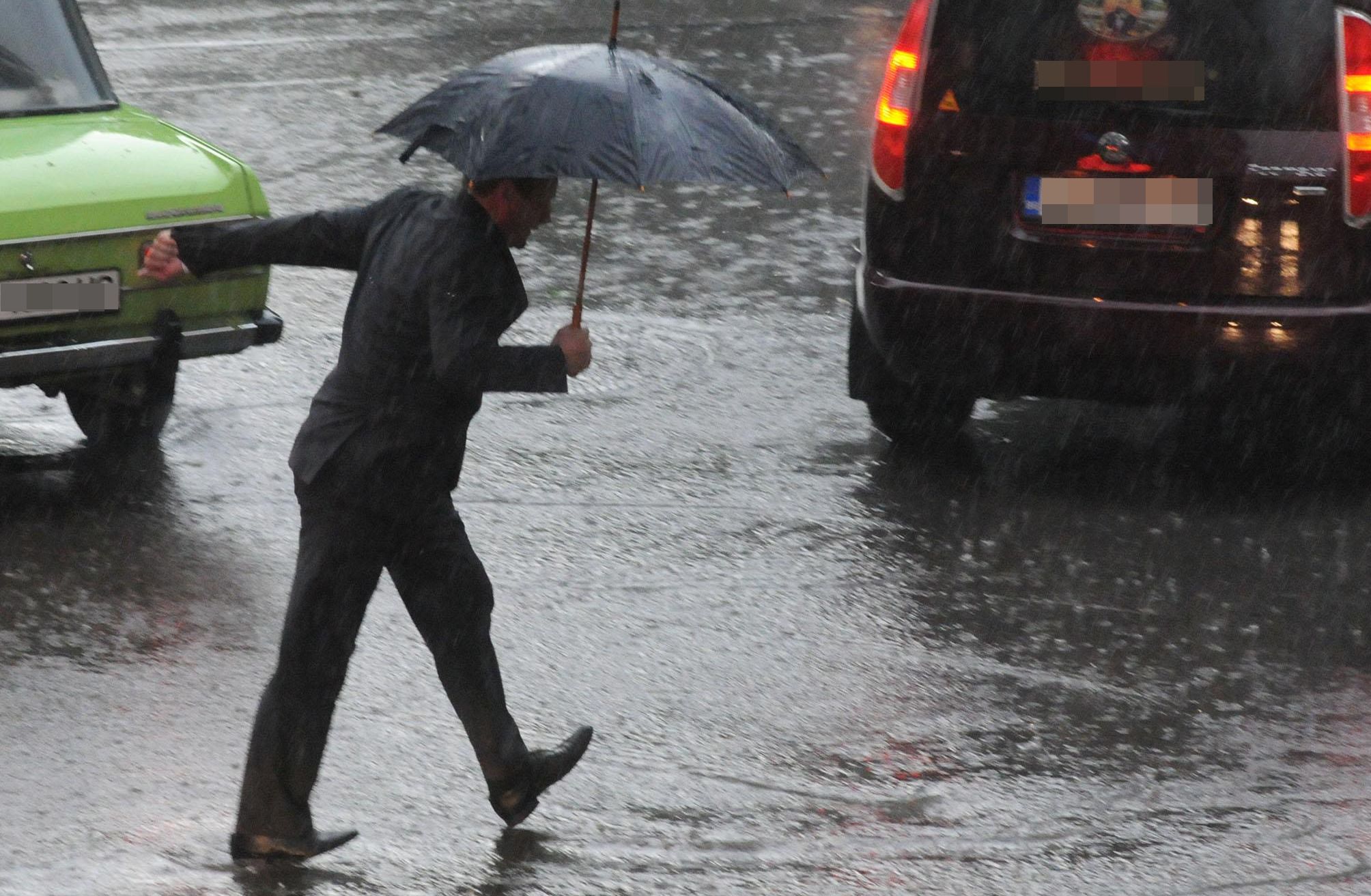 Не тръгвайте без чадър – ще вали на много места