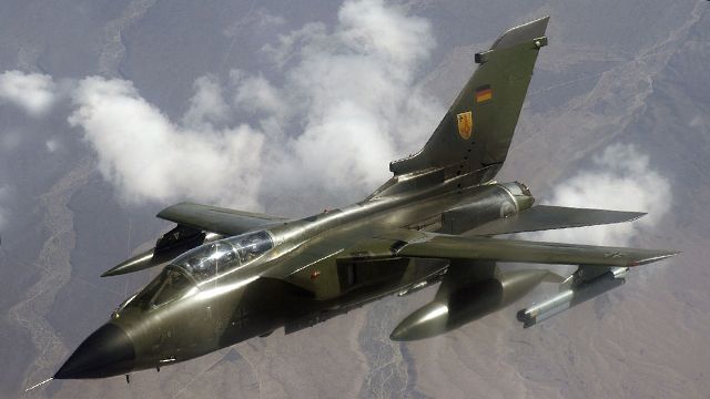 Немски бомбардировачи „Торнадо” ще помагат на Франция в Сирия 