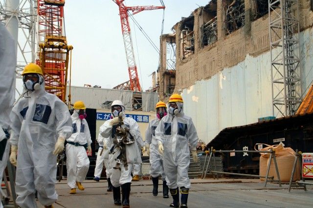 Защитната стена на АЕЦ „Фукушима 1“ се е деформирала