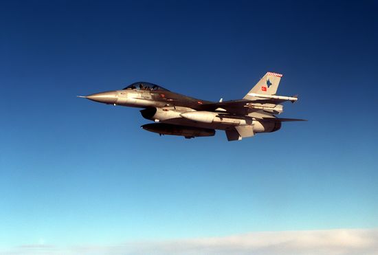 Турските ВВС спряха полетите над Сирия 