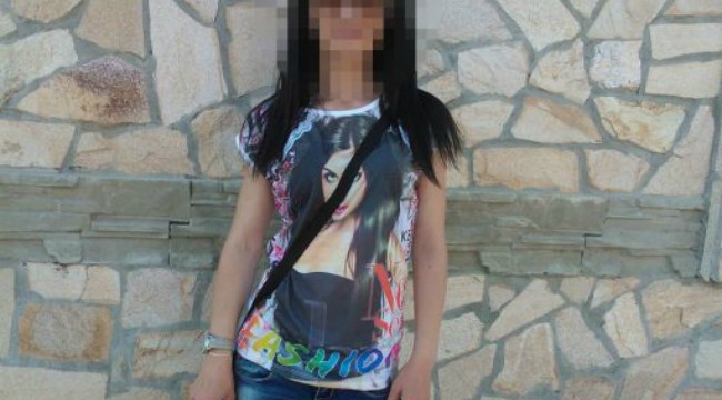 Арестуваха българско семейство в Солун, карали дъщеря си да проституира
