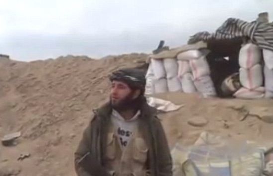 Сирийски джихадисти бяха изпепелени от снаряд, докато снимаха пропагандно ВИДЕО (18+) 