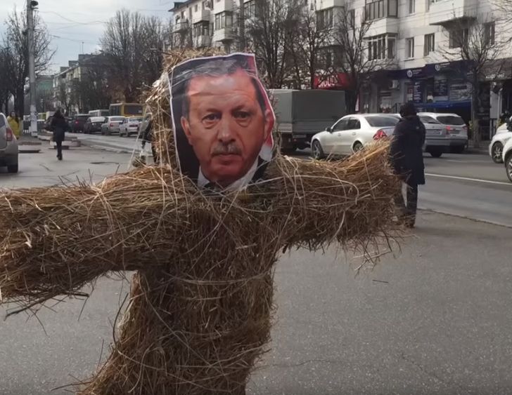 Изгориха чучело на Ердоган в Симферопол  (ВИДЕО)