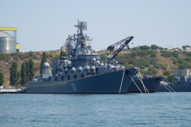 Напрежение в морето! Две турски подводници шпионират крайцера &quot;Москва&quot;