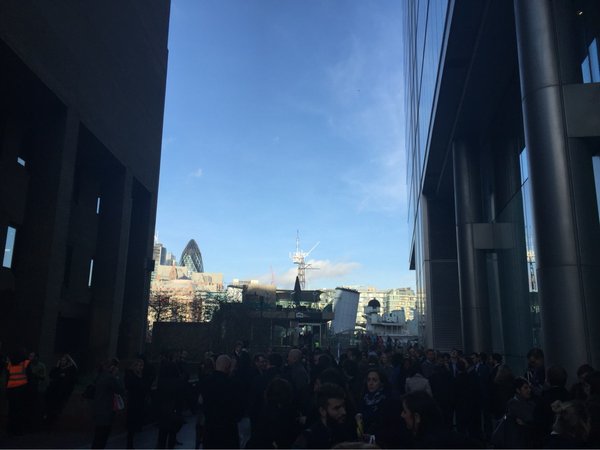 Напрежение и в Лондон! Евакуираха центъра заради бомбена заплаха 